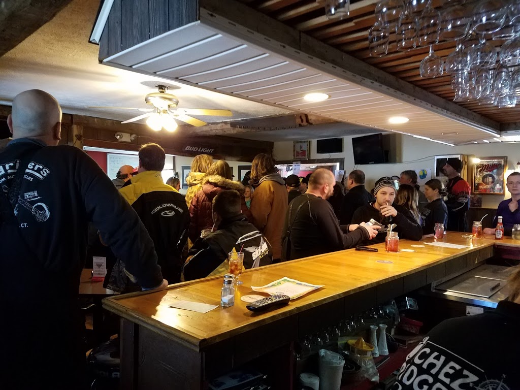 Chez Pidgeon Restaurant | 1282 VT-114, Norton, VT 05907, USA | Phone: (802) 822-5258