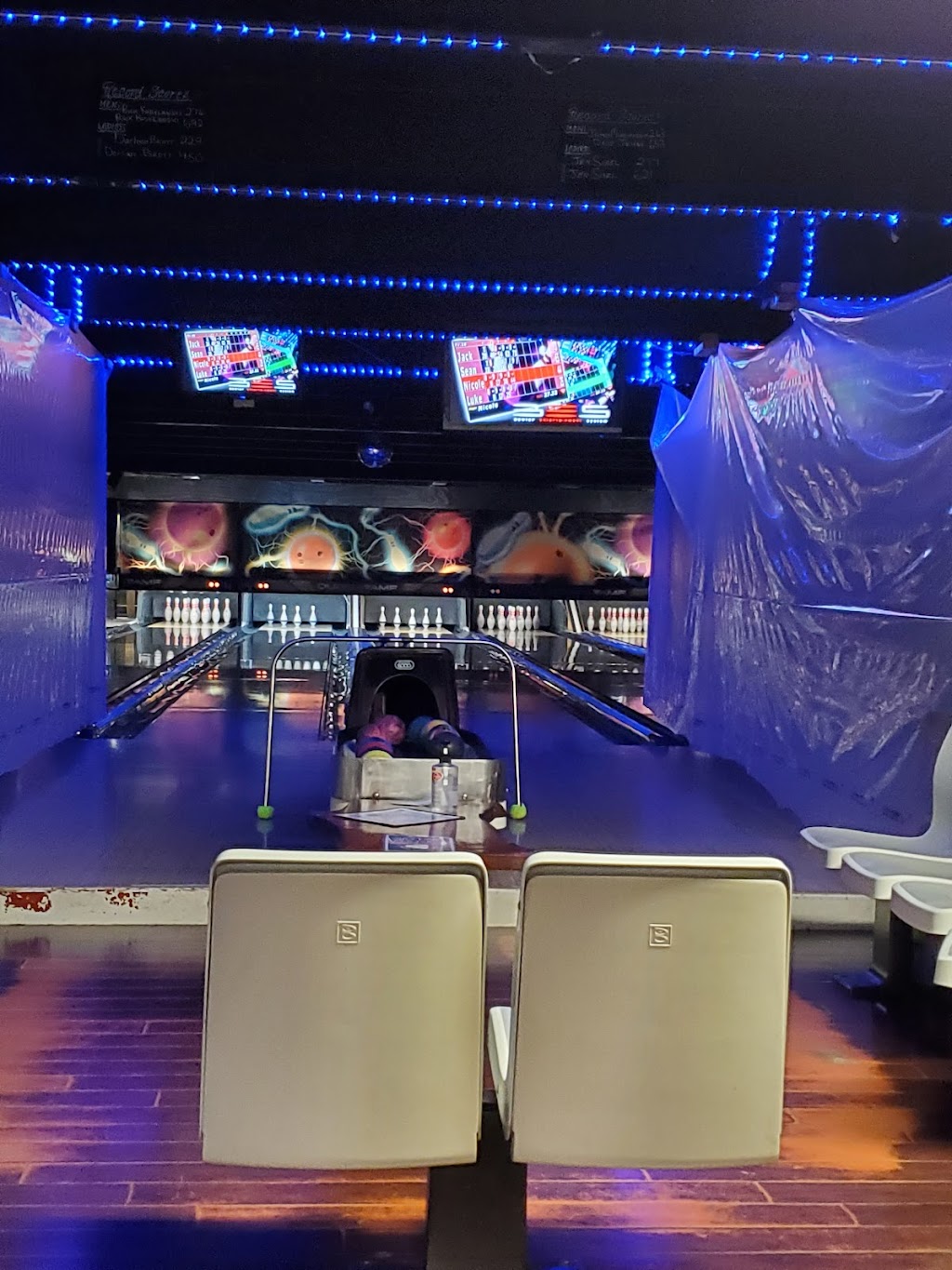 Huntsville Bowl | 2A Cann St, Huntsville, ON P1H 1H3, Canada | Phone: (705) 789-0788