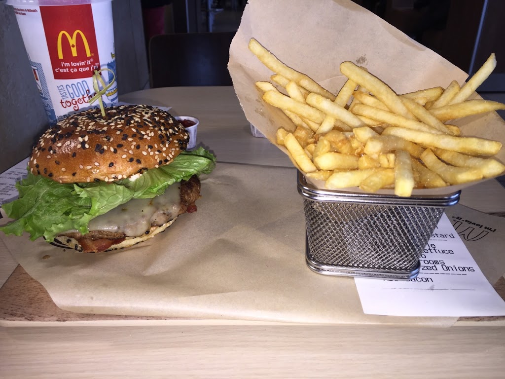 McDonalds | 1256 Eglinton Ave W, Mississauga, ON L5M 2B5, Canada | Phone: (905) 819-0550