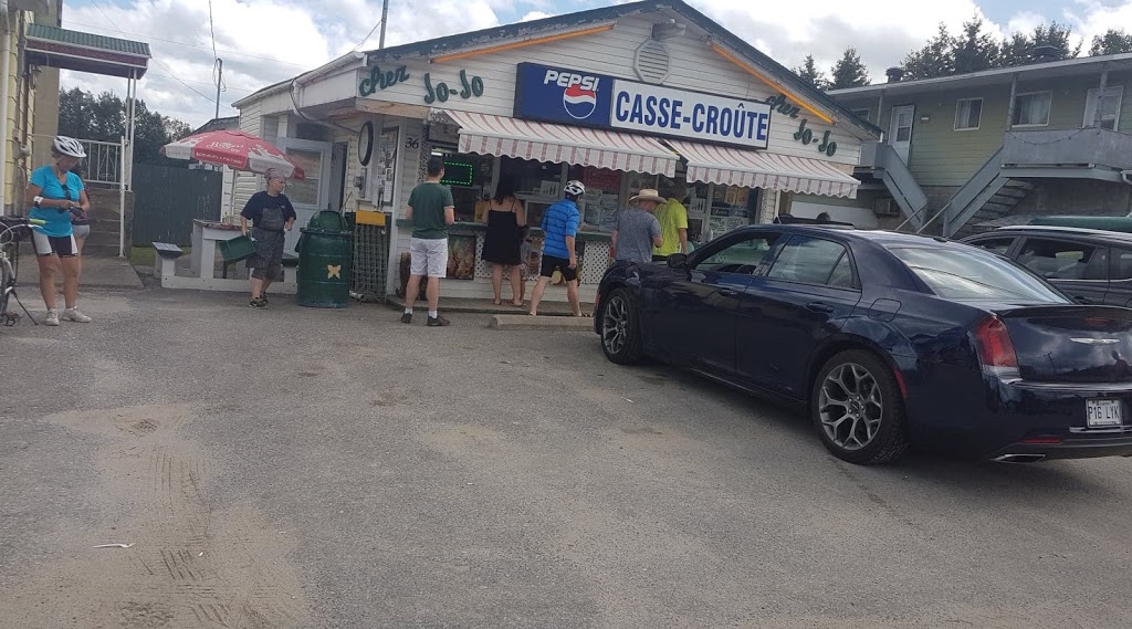 Casse-Croute Chez Jo-Jo | 36 Rue Saint Joseph, Gracefield, QC J0X 1W0, Canada | Phone: (819) 463-4633