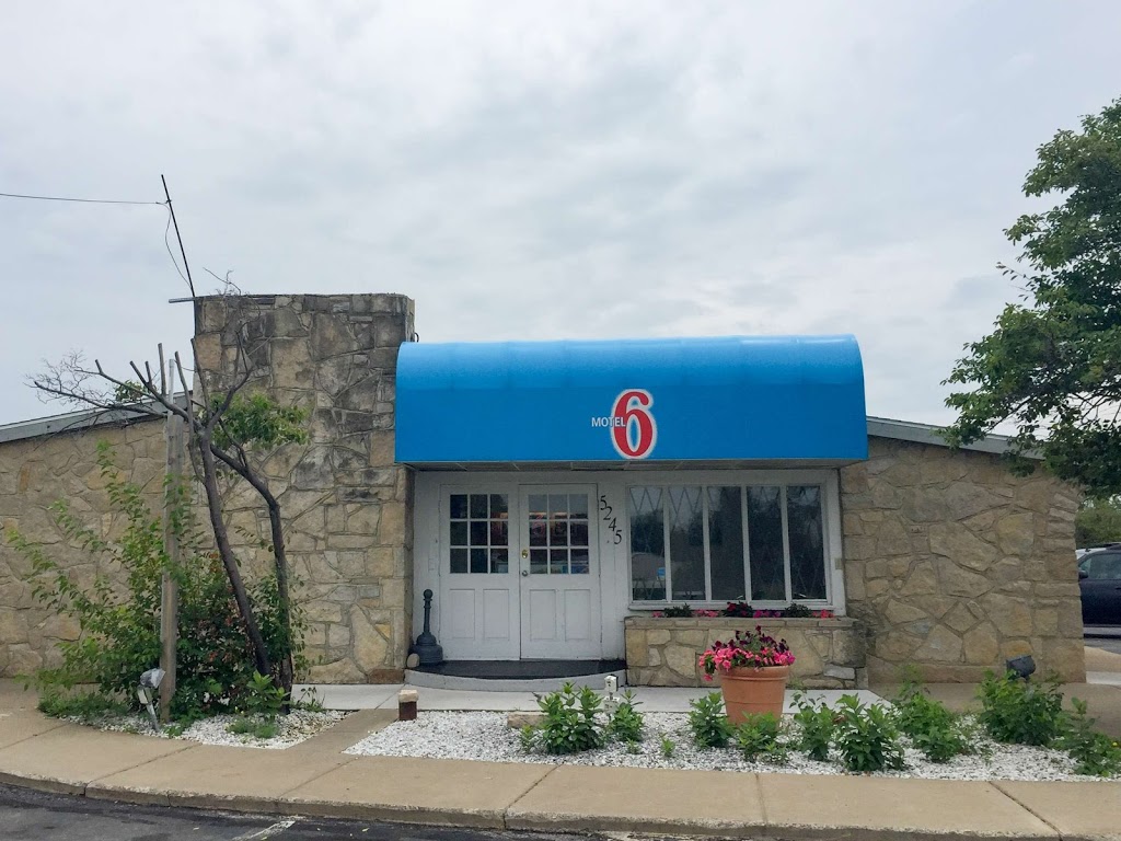 Motel 6 Hamburg NY | 5245 Camp Rd, Hamburg, NY 14075, USA | Phone: (716) 648-2000