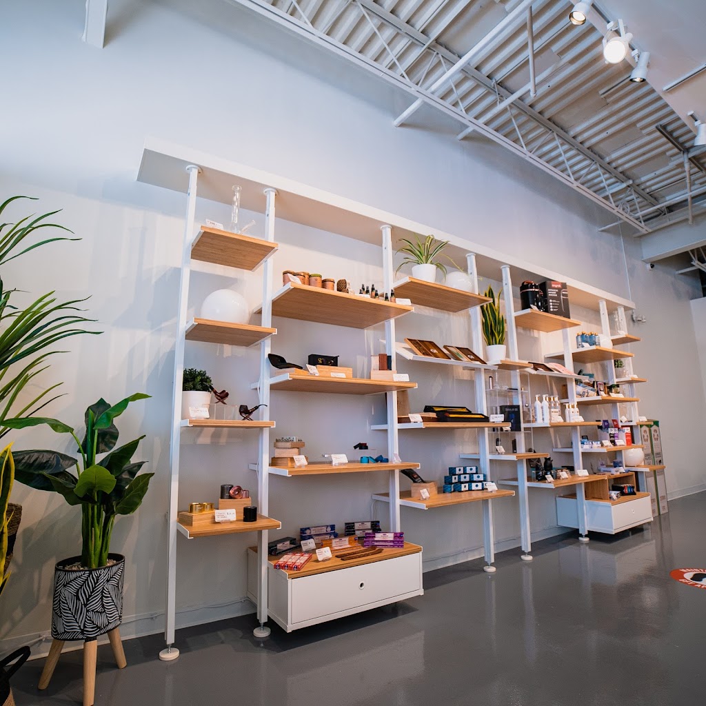 Crossroads Cannabis Woodstock | 385 Springbank Ave, Woodstock, ON N4T 1R3, Canada | Phone: (519) 602-3219
