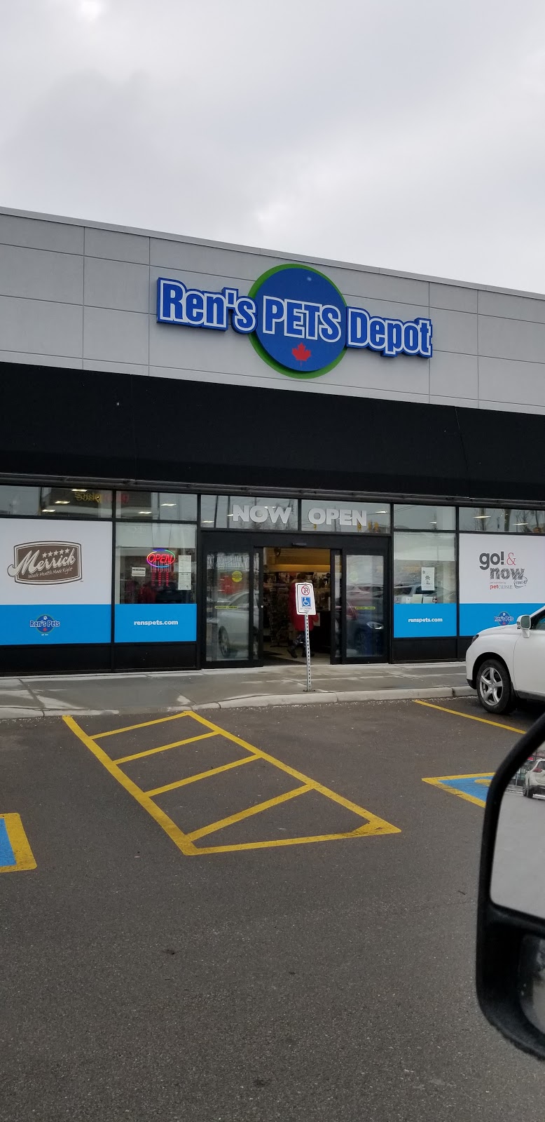 Rens Pets Aurora | 239 Earl Stewart Dr #5, Aurora, ON L4G 7Y3, Canada | Phone: (905) 503-2143