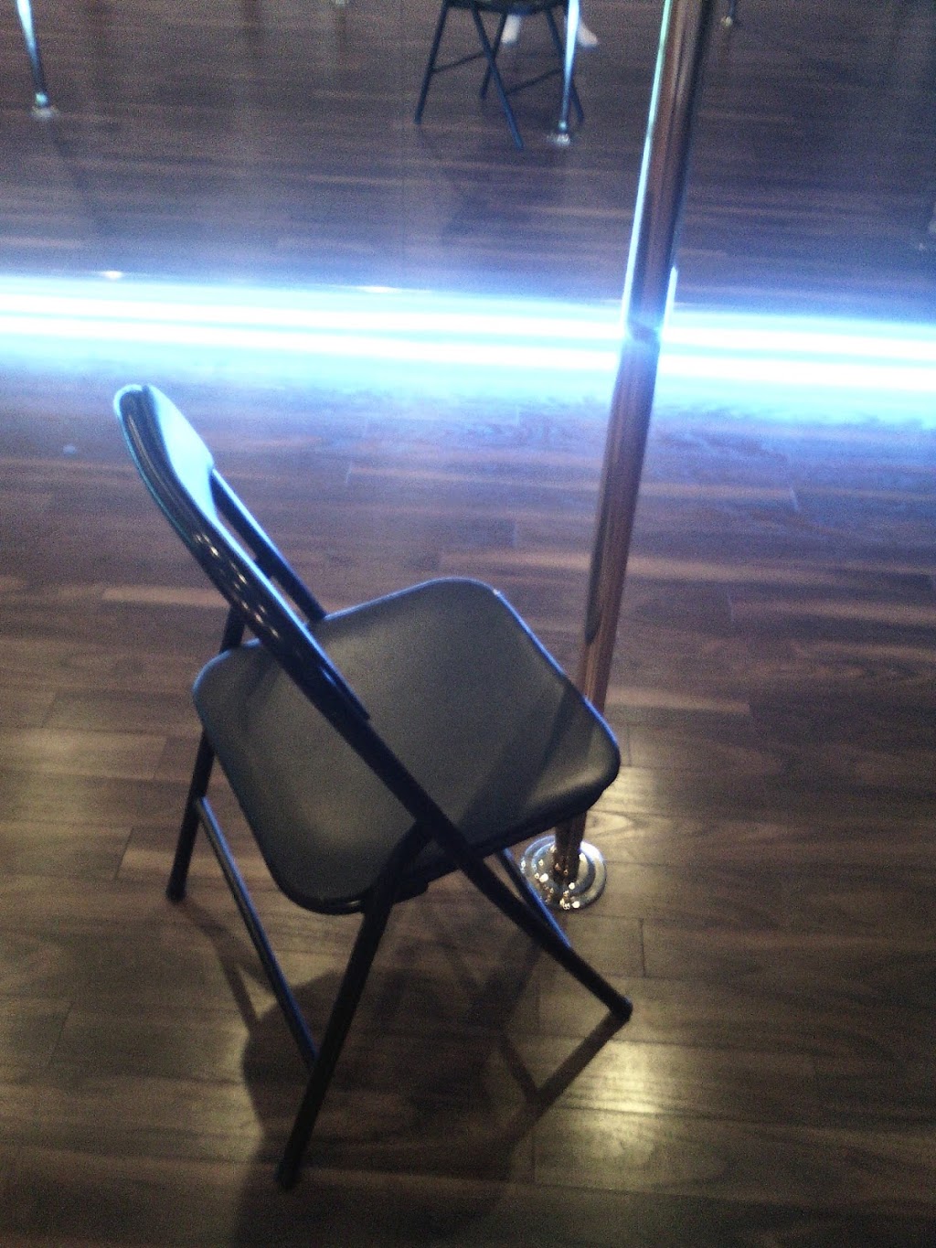 Ultra Violet Pole Fitness | 801 Eglinton Ave W #200, Toronto, ON M5N 1E3, Canada | Phone: (647) 535-7653