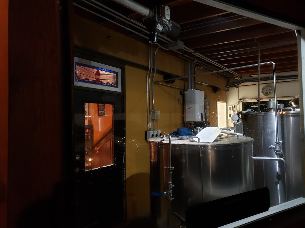 4Mile Brewing Company | 199 Island Hwy, Victoria, BC V9B 1G1, Canada | Phone: (250) 479-3346