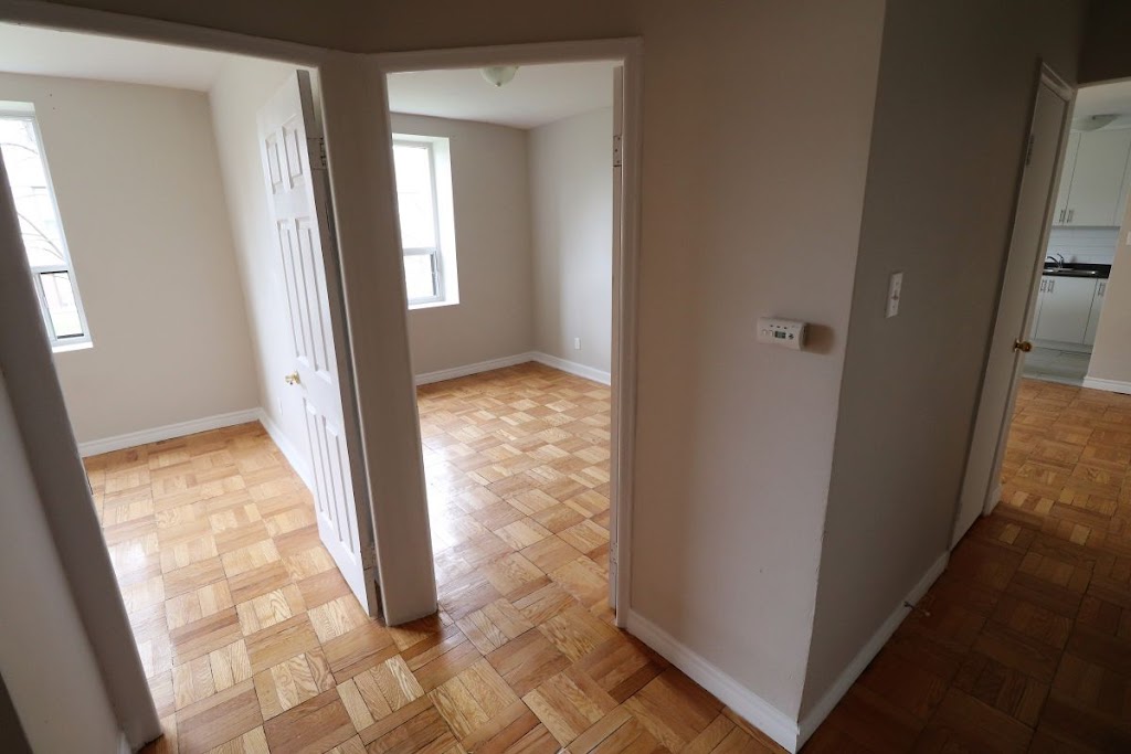 Skyview Royal Heights Apartments | 8 Hill Heights Rd, Etobicoke, ON M8Y 1Z1, Canada | Phone: (416) 239-7185