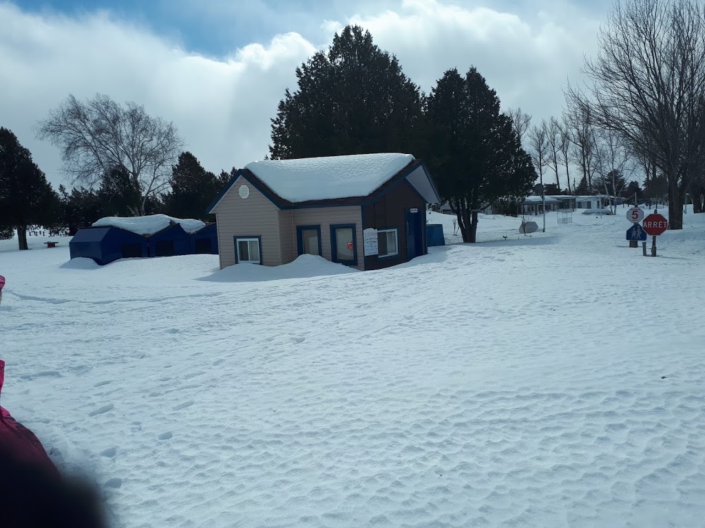 Camping Le Ruisseau Bleu | 1635 Rue des Érables, Saint-Lambert-de-Lauzon, QC G0S 2W0, Canada | Phone: (418) 889-9100