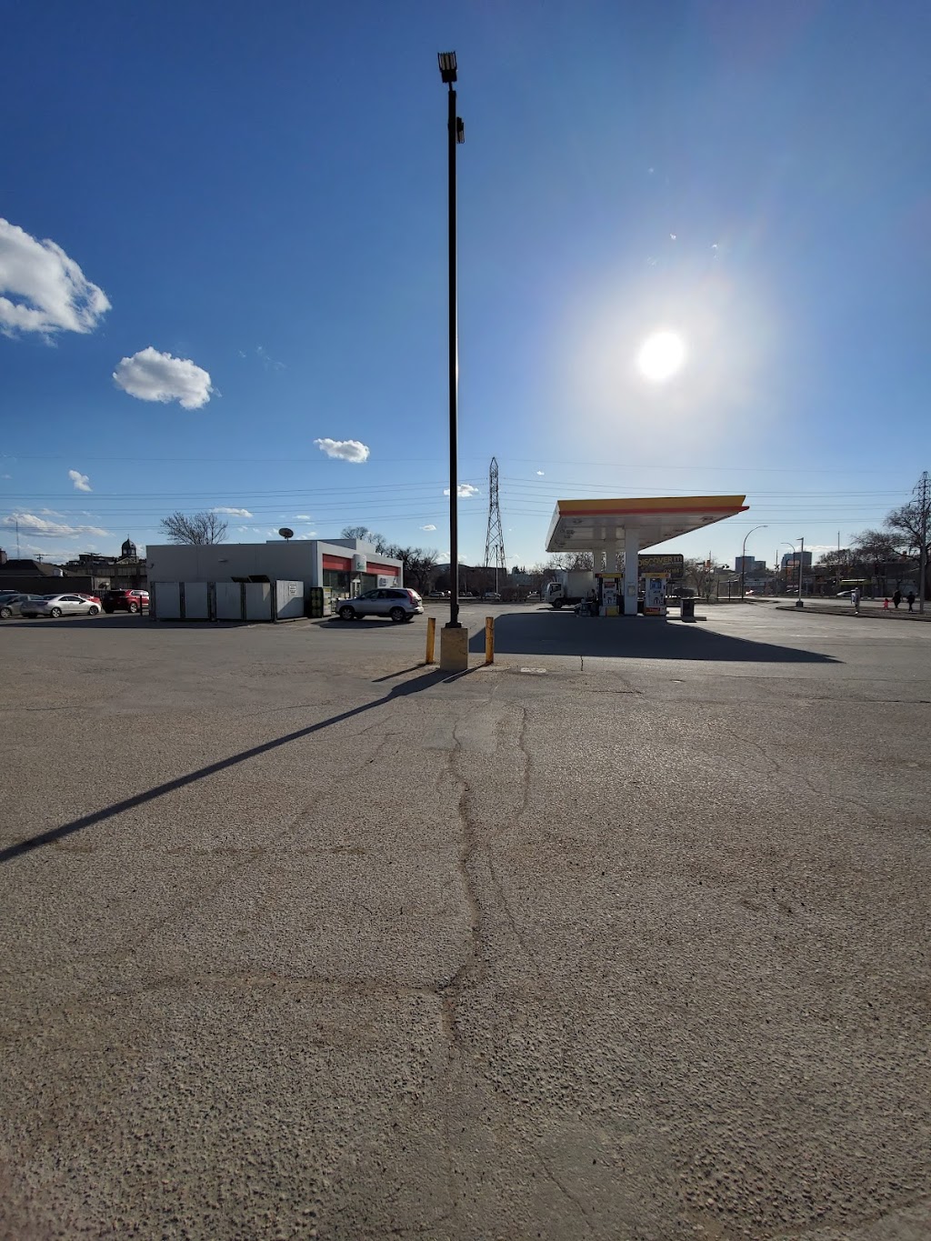 Shell | 380 Provencher Blvd, Winnipeg, MB R2H 0H1, Canada | Phone: (204) 237-5406