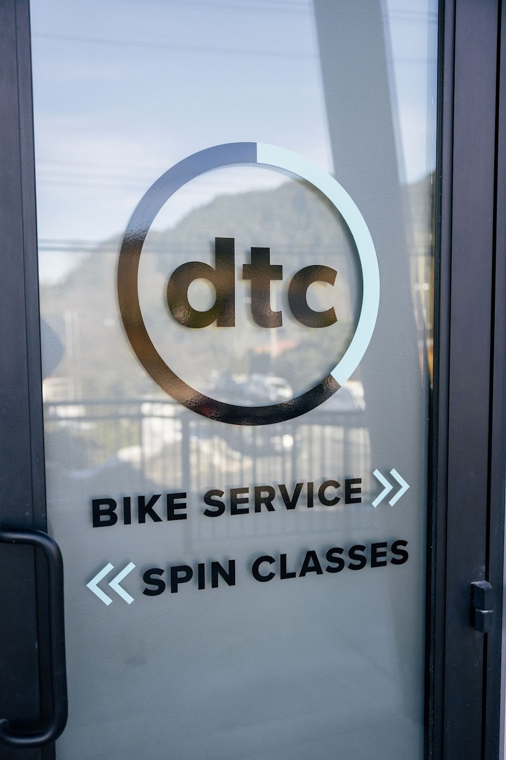 Day Time Cycling | 39666 Government Rd #102, Squamish, BC V8B 0M8, Canada | Phone: (604) 390-0073