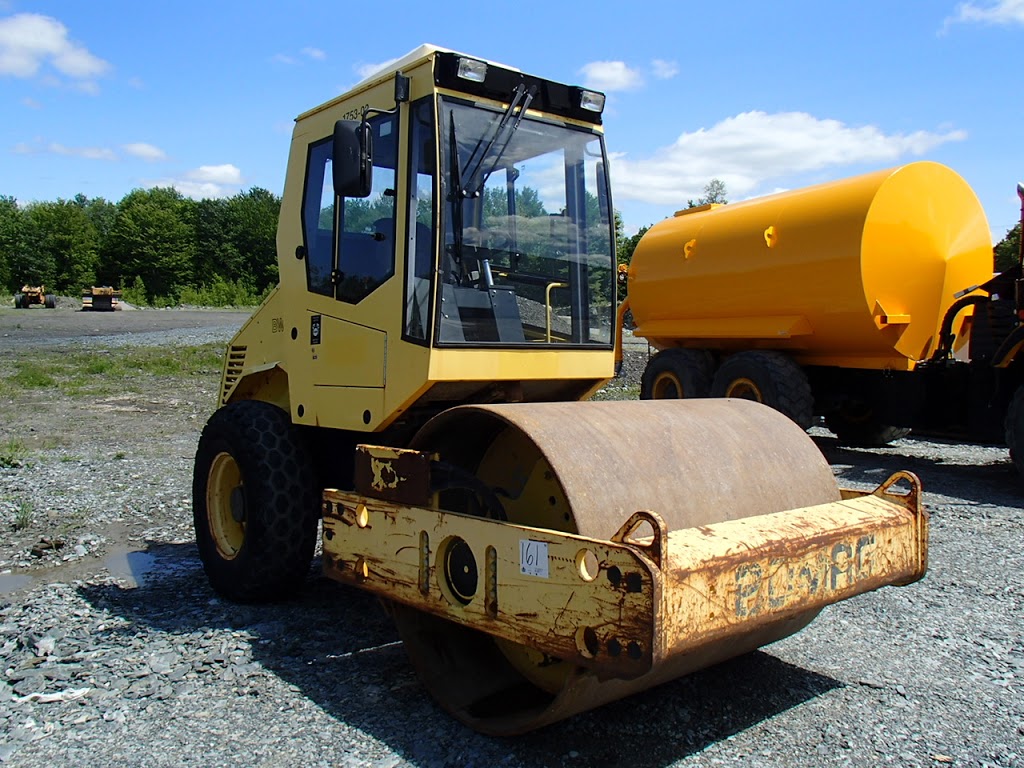 Equipements Pinso Ltée (Les) -Kobelco | 520 Rue de la Rivière, Cowansville, QC J2K 3G6, Canada | Phone: (450) 266-5000