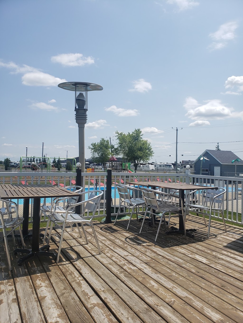 Cantine Le Chez Nous | 3449 Rue de lIndustrie, Saint-Mathieu-de-Beloeil, QC J3G 0R9, Canada | Phone: (579) 888-7722