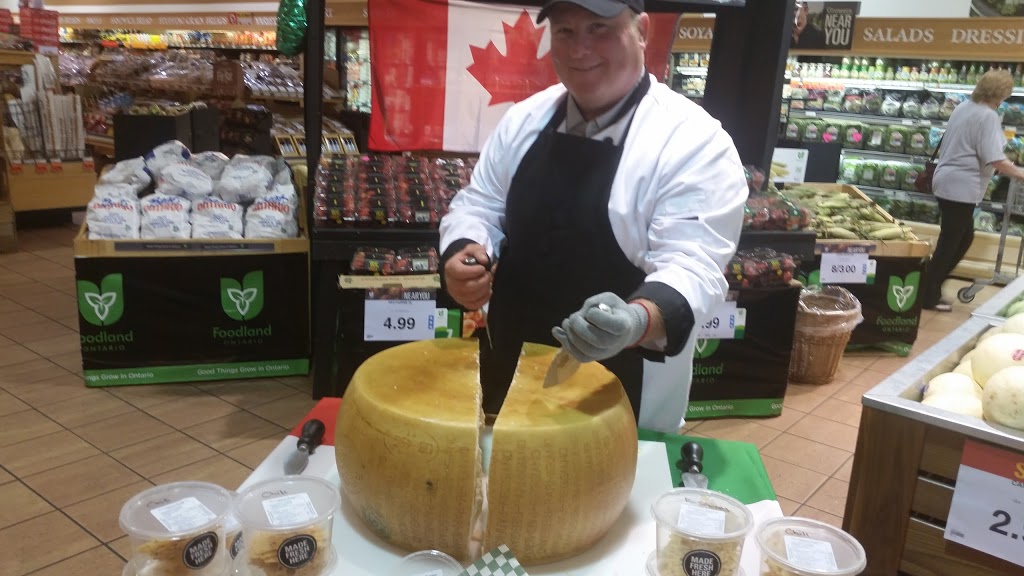 Moores valu-mart | 123 Guildwood Pkwy, Scarborough, ON M1E 4V2, Canada | Phone: (416) 261-6273
