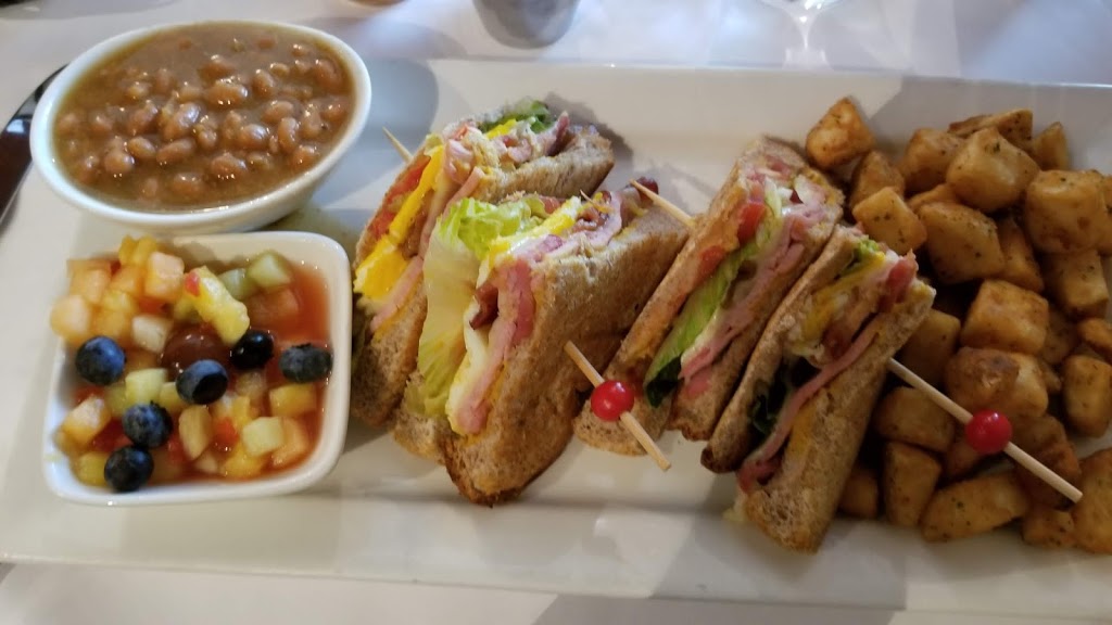 Restaurant Le Batifol | 995 Boulevard du Lac, Lac-Beauport, QC G3B 0W6, Canada | Phone: (418) 841-0414