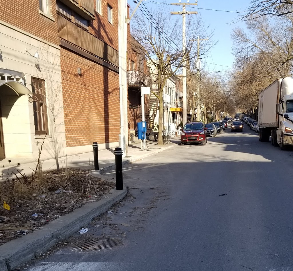 Electric Circuit Charging Station | 5110 Rue Chambord, Montréal, QC H2J 3N5, Canada | Phone: (800) 686-9243