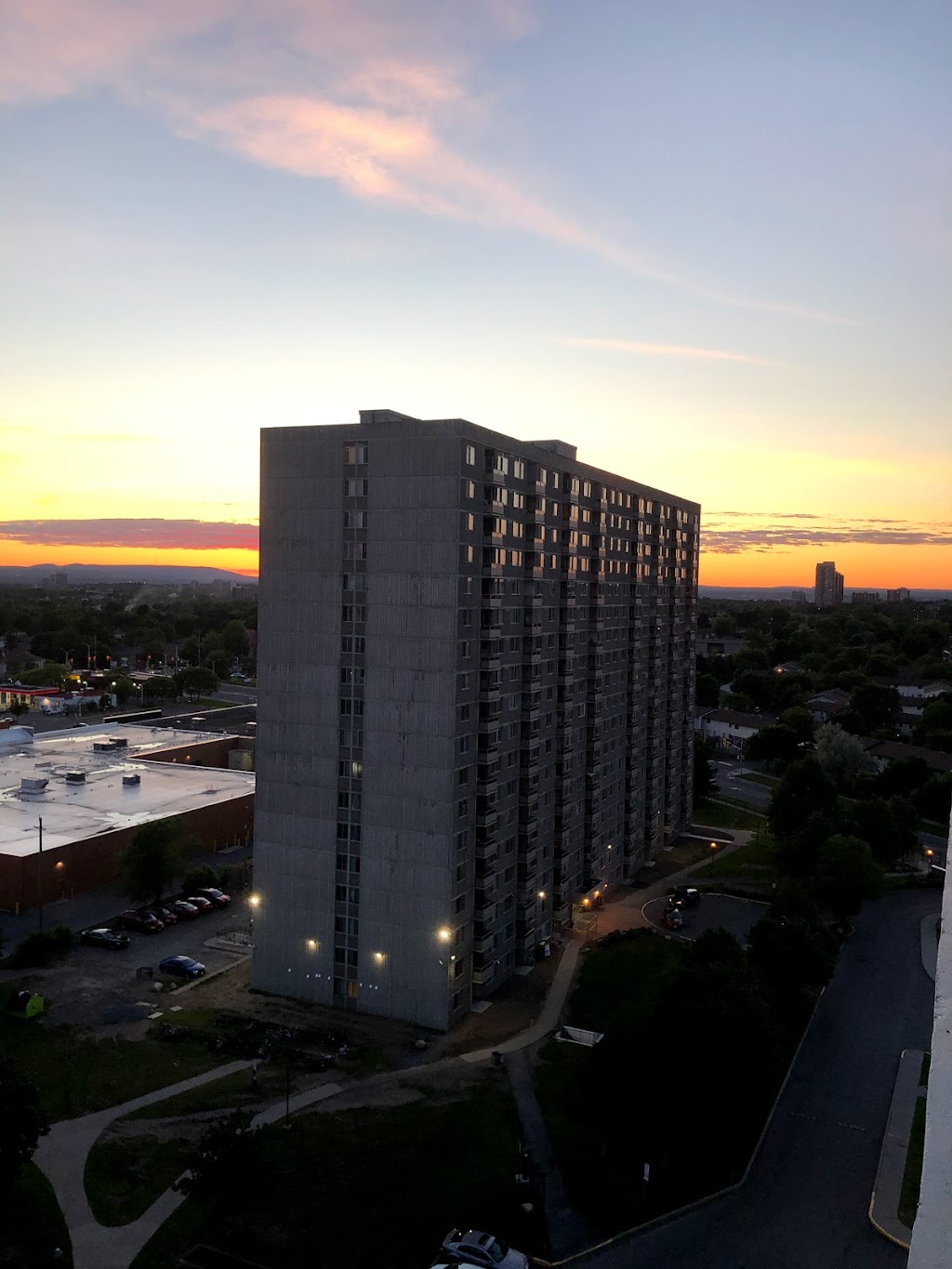 Capital Towers | 1240 Donald St, Gloucester, ON K1J 8R7, Canada | Phone: (613) 744-0283