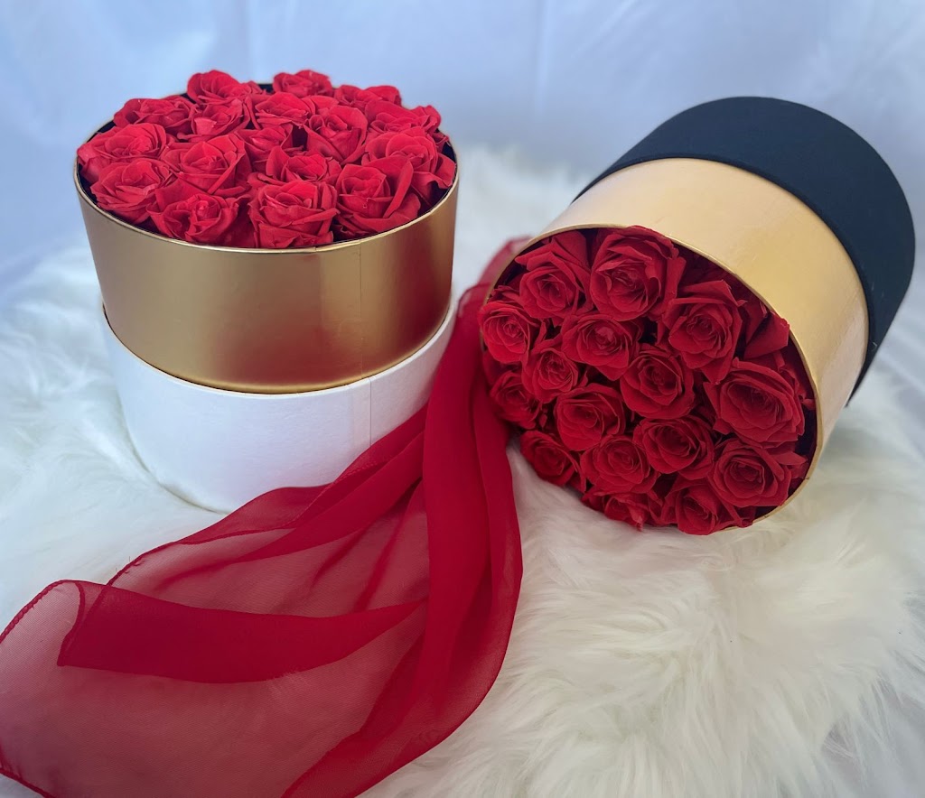 Glamour Eternal Roses | 138 Skyview Cir NE, Calgary, AB T3N 1B6, Canada | Phone: (587) 917-6557