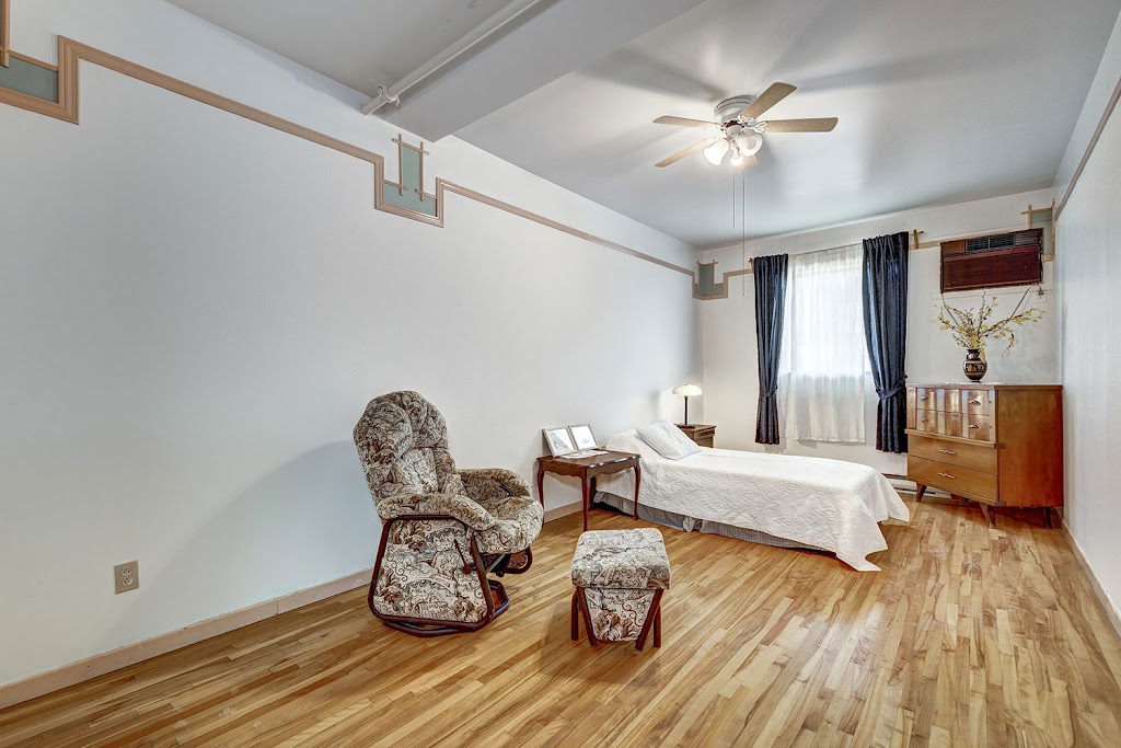 Manoir St-Claude | 171 7e Avenue, Laval, QC H7N 4J5, Canada | Phone: (514) 967-7770
