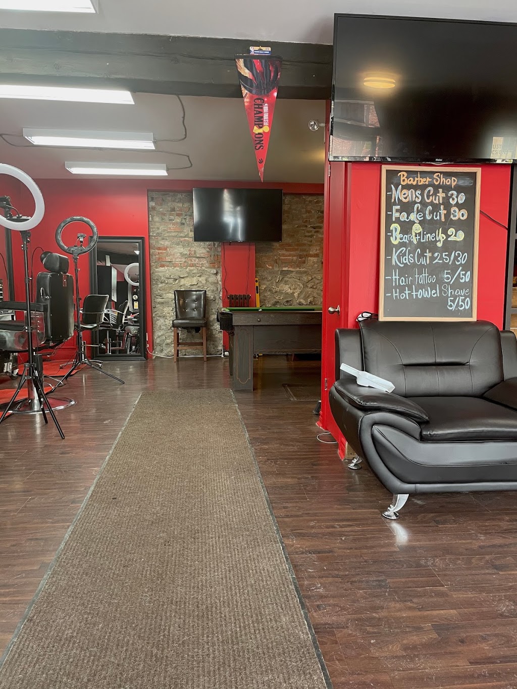Omar Williams Barber Shop | 11 Macdonell St, Guelph, ON N1H 2Z4, Canada | Phone: (226) 979-8891