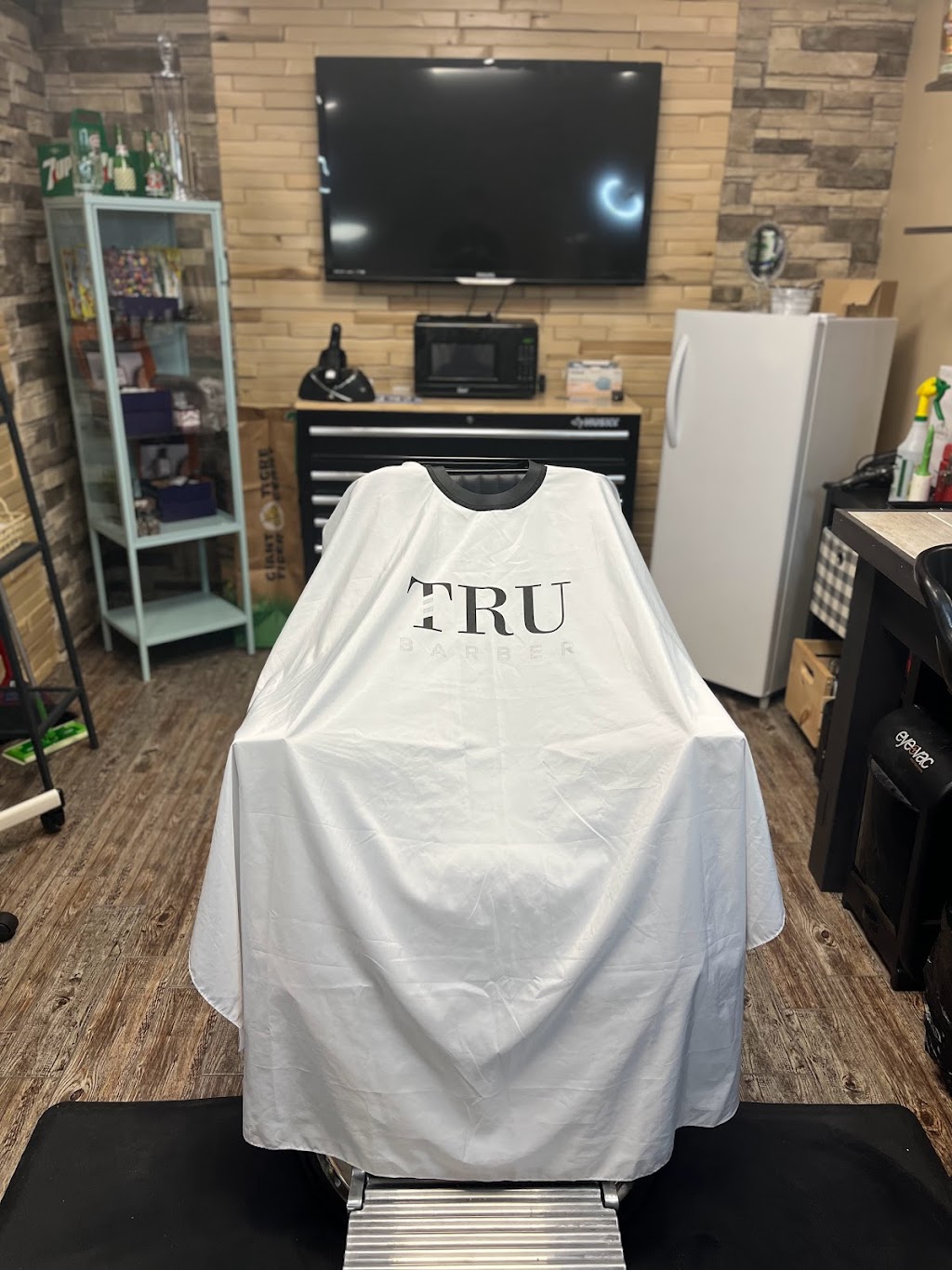 Le barburier | 453 Rue Notre Dame, Montebello, QC J0V 1L0, Canada | Phone: (819) 665-0800