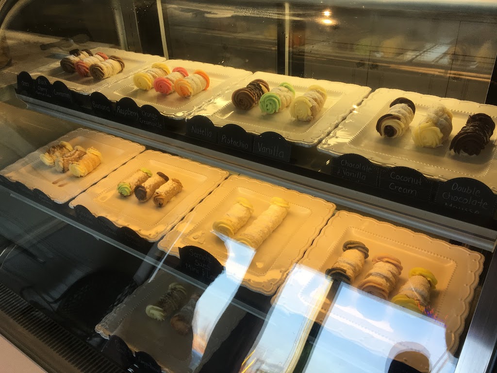 Cannoli Queens | 200 Marycroft Ave #23, Woodbridge, ON L4L 5X9, Canada | Phone: (905) 850-8880