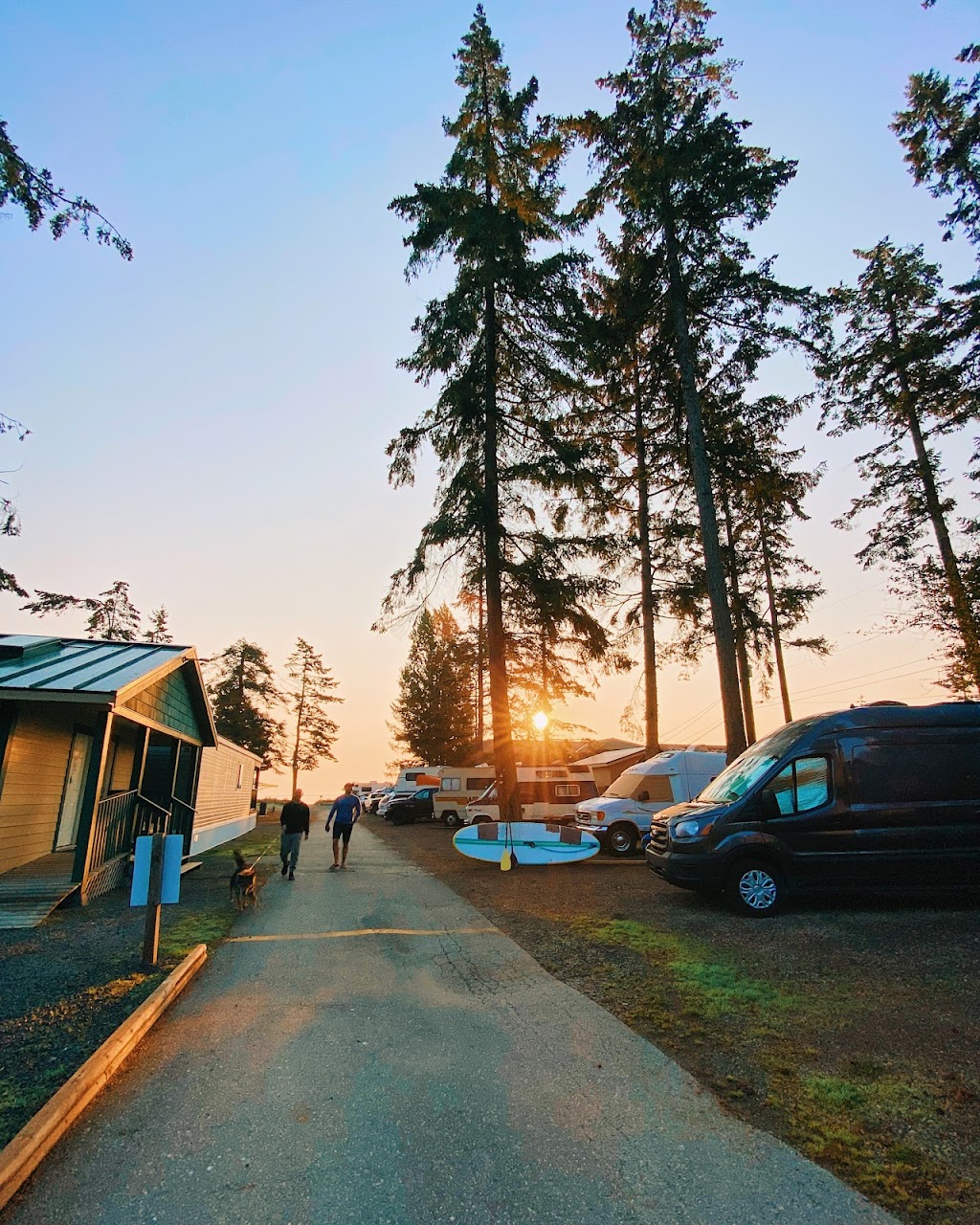 Saratoga Beach Resort | 8958 Clarkson Ave, Black Creek, BC V9J 1B2, Canada | Phone: (250) 337-5511