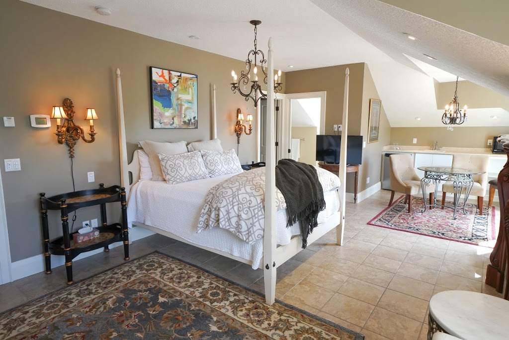 Norfolk Guest House Bed & Breakfast Accommodations | Guelph, Ontario | 102 Eramosa Rd, Guelph, ON N1E 2L8, Canada | Phone: (519) 767-1095