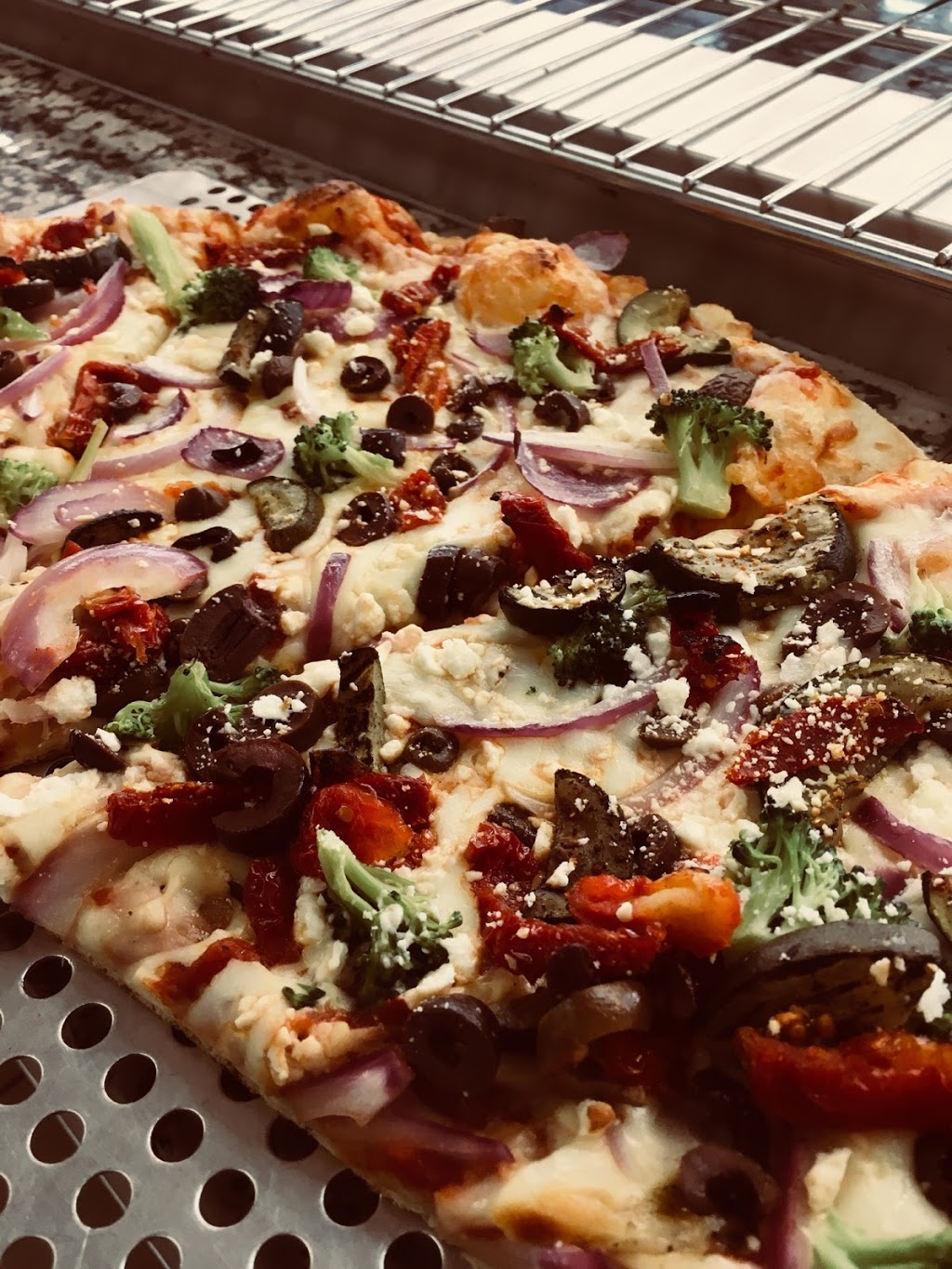 Pizza Pizza | 5 Balsam St, Collingwood, ON L9Y 5H6, Canada | Phone: (705) 444-1111