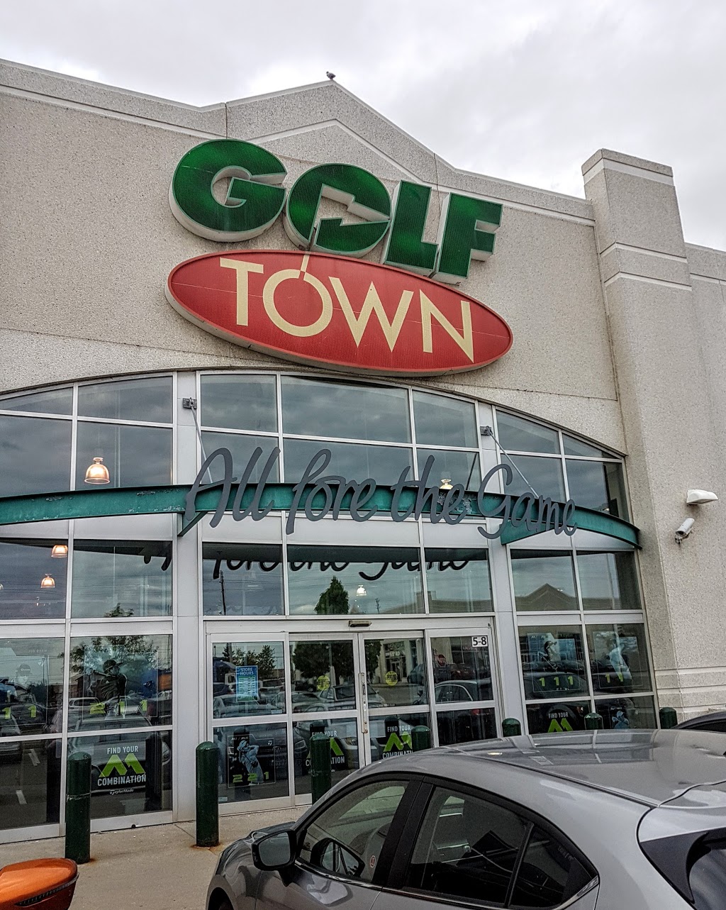 Calvin Klein Outlet | 775 Britannia Rd W #3B, Mississauga, ON L5V 2Y1, Canada | Phone: (905) 814-4978