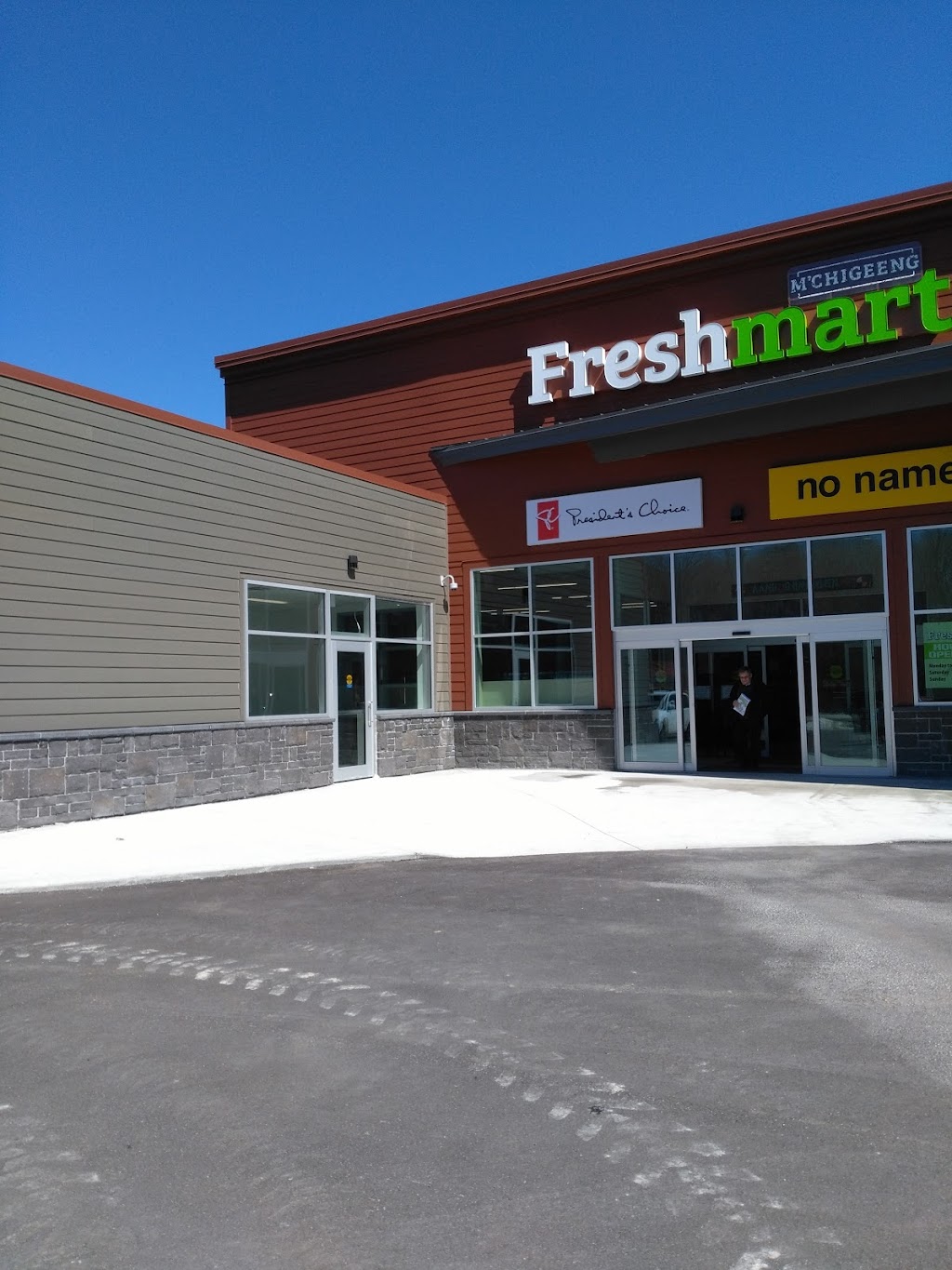 MChigeeng Freshmart | store | 404 ON-551, MChigeeng, ON P0P 1G0, Canada | 7053774345 OR +1 705-377-4345