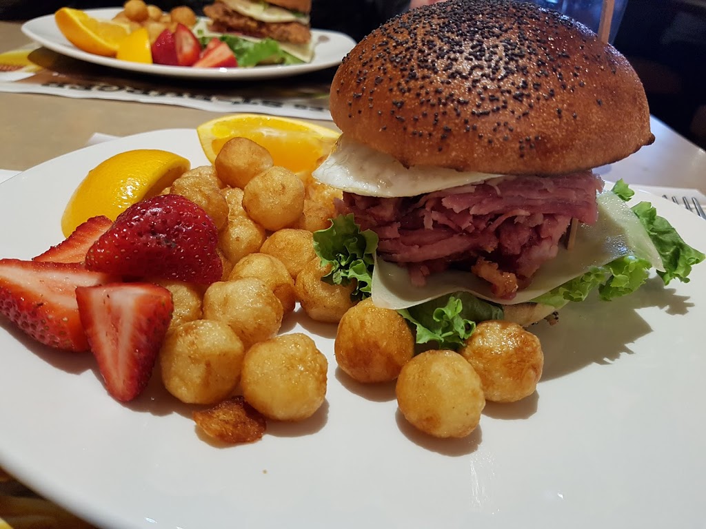 Rôtisserie St-Hubert | 381 Boulevard Fiset, Sorel-Tracy, QC J3P 3R4, Canada | Phone: (450) 742-4574