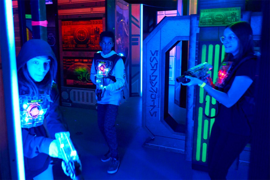Centre dactivités familiales Laser Force Drummondville | 2250 Rue Demers, Drummondville, QC J2B 0L1, Canada | Phone: (819) 850-0788
