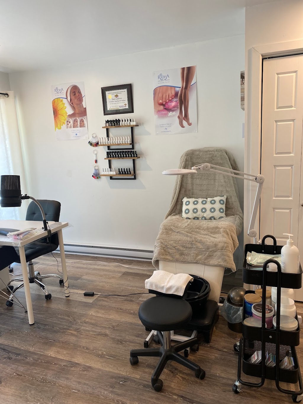 SL Beauté & Bien-Être - Esthétique & Laser | 443 Rue Sainte-Hélène, Longueuil, QC J4K 3R3, Canada | Phone: (438) 221-3670