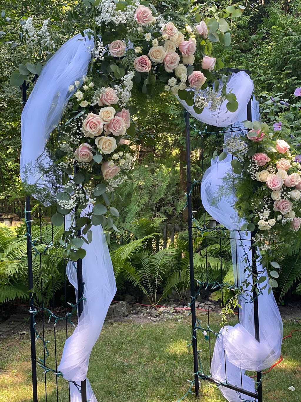True Flowers | 118 Lakeshore Rd W, Oakville, ON L6K 1E3, Canada | Phone: (905) 337-3178