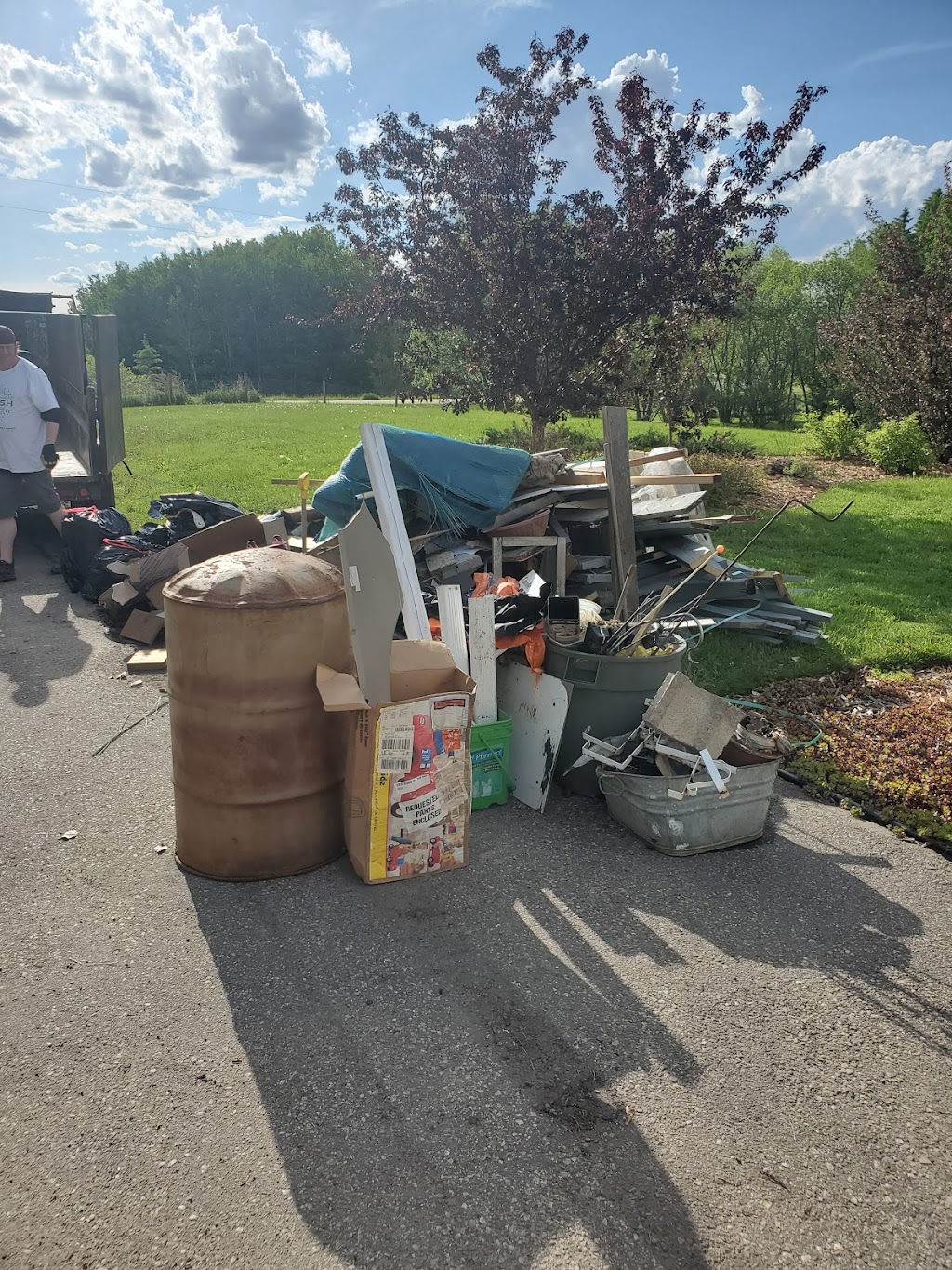 Vanish Junk Removal & Bin rentals | 16828 65 St NW, Edmonton, AB T5Y 3W6, Canada | Phone: (780) 660-4663