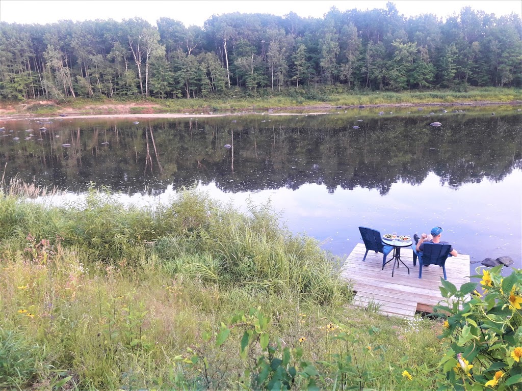 Chalet Bord de Leau | 123 Rang Saint François, Saint-Louis-de-Blandford, QC G0Z 1B0, Canada | Phone: (819) 352-2050