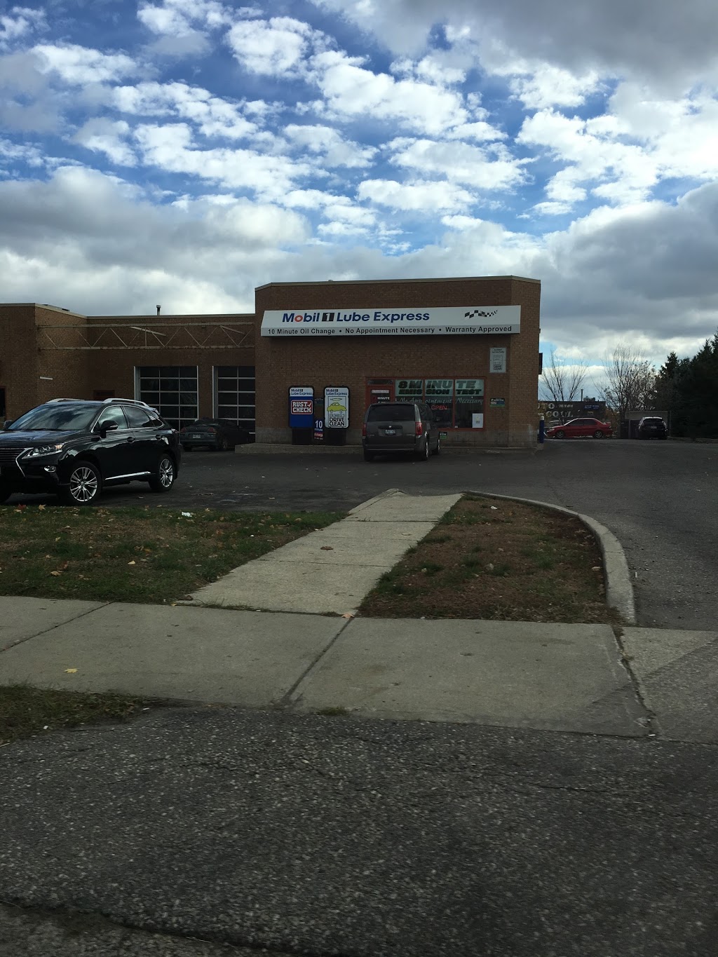 Mobil 1 Lube Express | 206 Speedvale Ave W, Guelph, ON N1H 1K4, Canada | Phone: (519) 265-6464