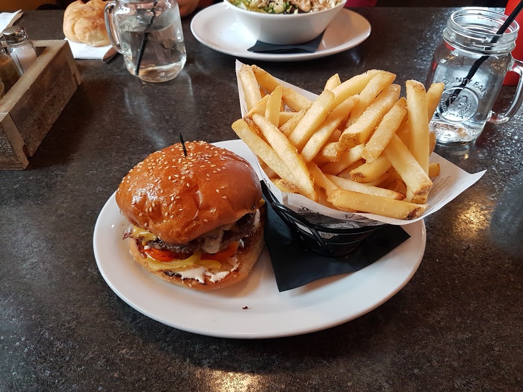 The Ole Farmhouse Café | Rosenort, MB R0G 1W0, Canada | Phone: (204) 746-3333