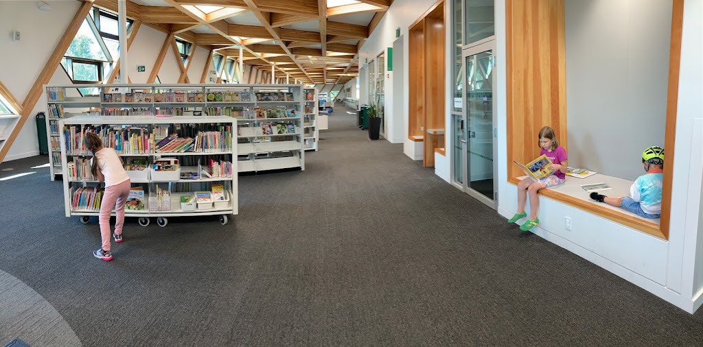 Surrey Libraries - Clayton Branch | library | 7155 187A St, Surrey, BC V4N 6L9, Canada | 6045922727 OR +1 604-592-2727