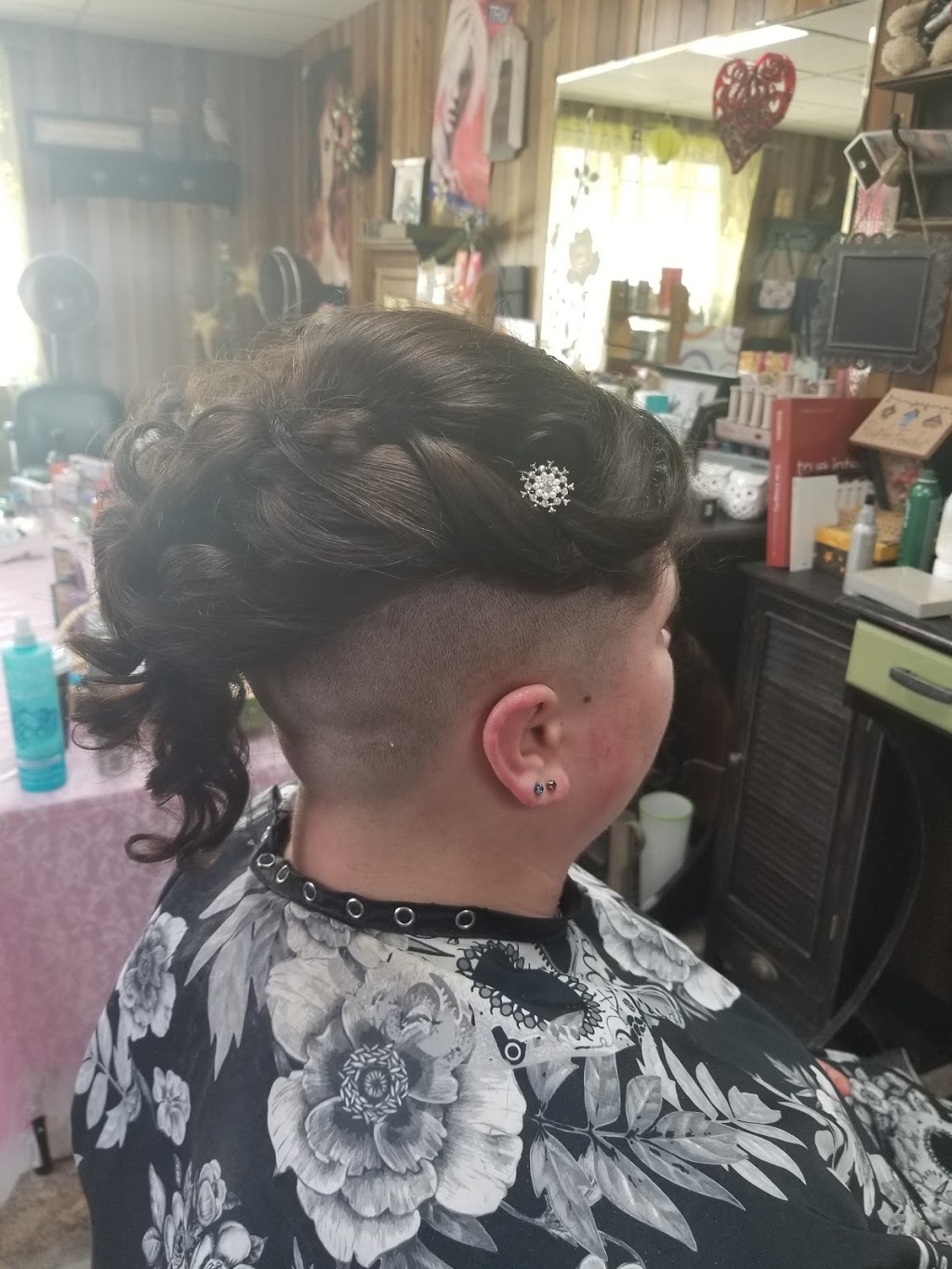 Shear Expressions Hair Salon | 378 Garafraxa St S, Durham, ON N0G 1R0, Canada | Phone: (519) 369-3760