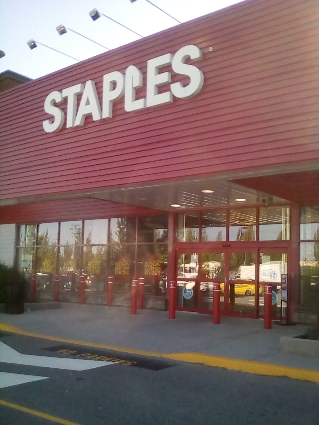 Staples Surrey | 7315 120 St, Delta, BC V4C 6P5, Canada | Phone: (604) 501-7820