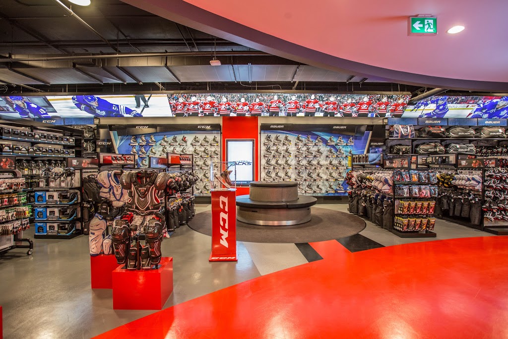 Sport Chek Sherway Gardens | 25 The West Mall Unit 1690, Etobicoke, ON M9C 1B8, Canada | Phone: (416) 621-6796