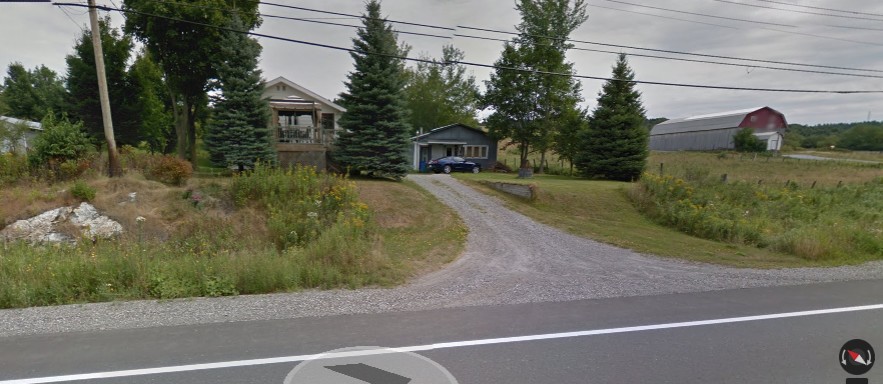 Docteur du Livre (Le) | 1922 Route du Président Kennedy S, Sainte-Marie, QC G6E 3M4, Canada | Phone: (418) 387-7839