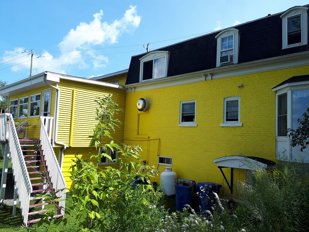 Auberge Sainte Catherine de Hatley | 2 Rue la Grande, Sainte-Catherine-de-Hatley, QC J0B 1W0, Canada | Phone: (819) 868-1212