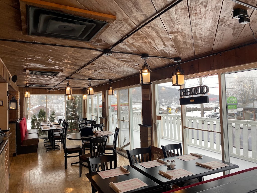 Restaurant Pizza Mozza | 1351 Chem. dOka, Oka, QC J0N 1E0, Canada | Phone: (450) 234-0800