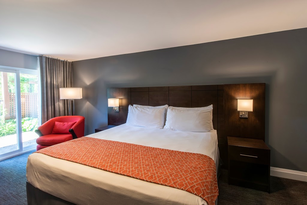 Georgian Bay Hotel, Trademark Collection by Wyndham | 10 Vacation Inn Dr, Collingwood, ON L9Y 5G4, Canada | Phone: (800) 696-5487