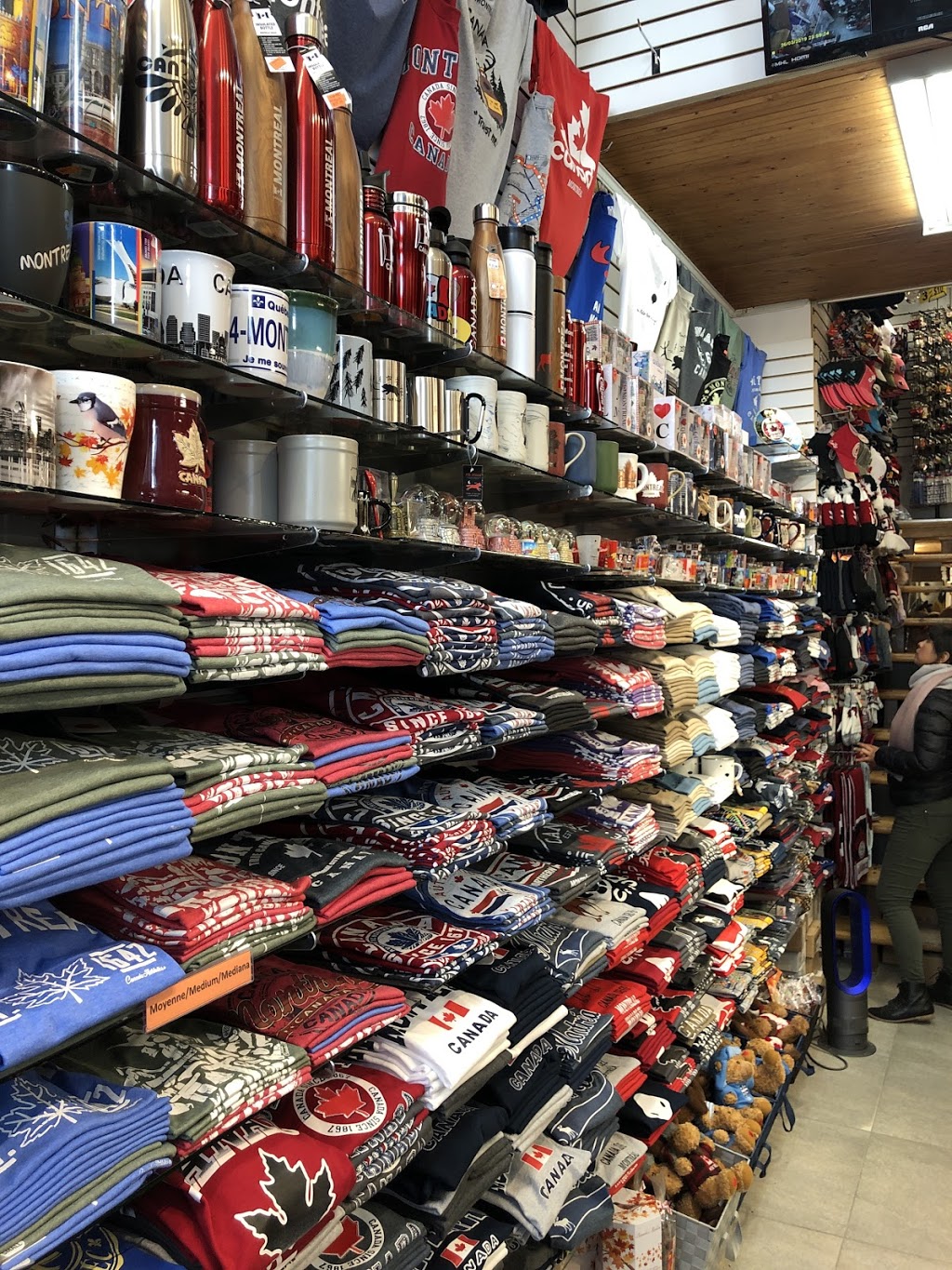 Souvenir du Québec | 344 Rue Notre-Dame Est, Montréal, QC H2Y 1C7, Canada | Phone: (514) 895-0746