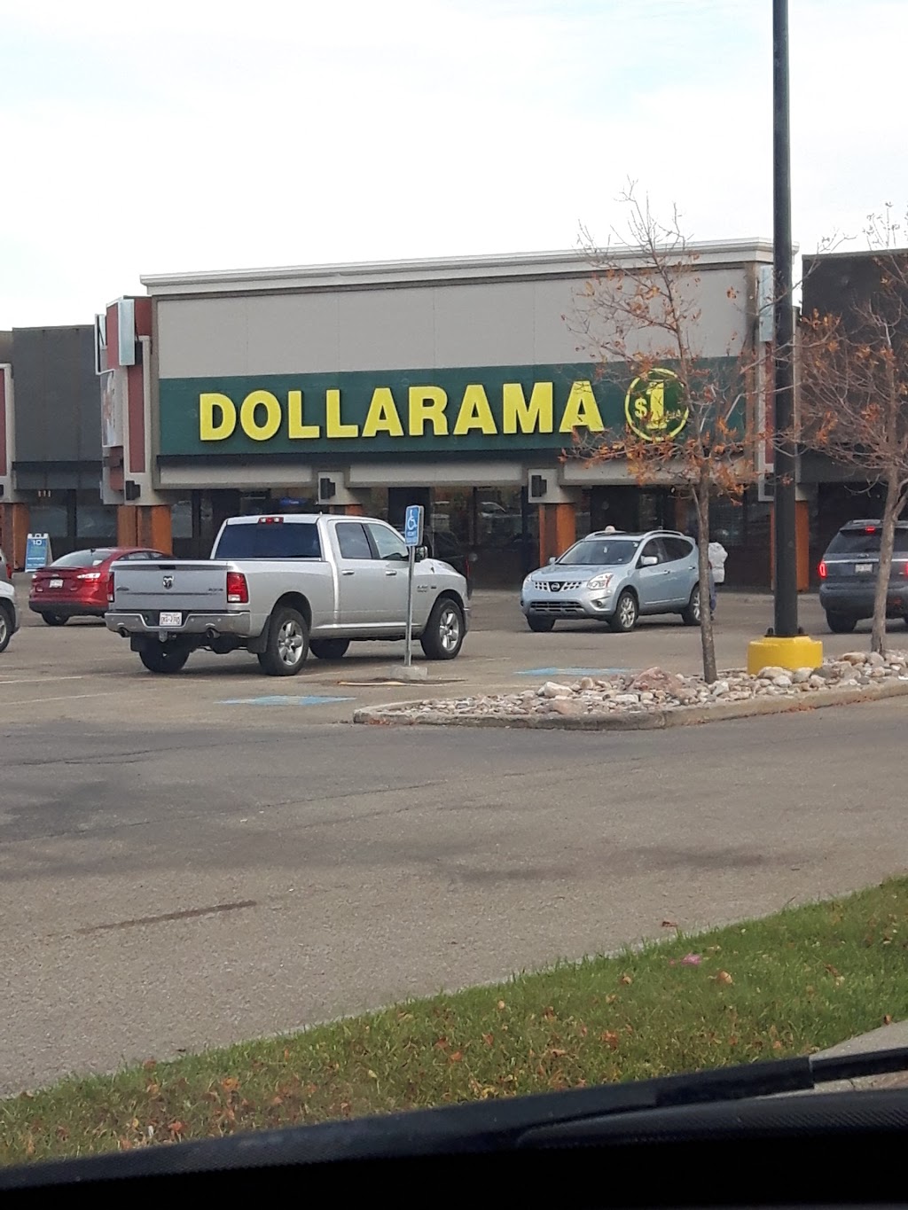 Dollarama | 1020 Sherwood Dr, Sherwood Park, AB T8A 2G4, Canada | Phone: (780) 449-2428