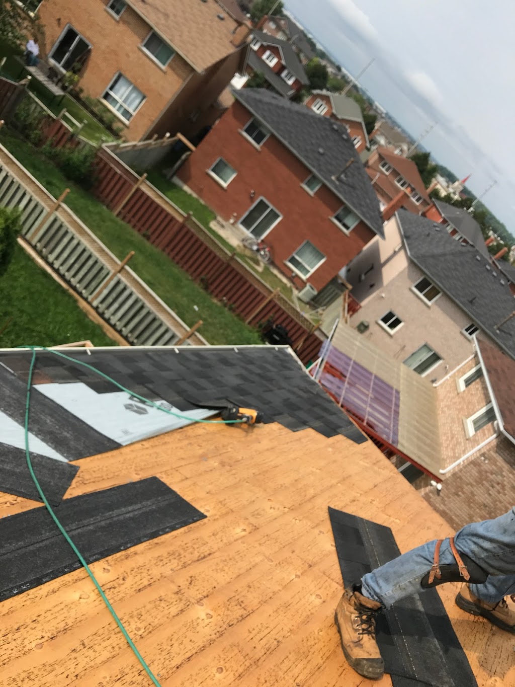 United Roofers Inc - Best Roofing Installation Service In Brampt | 99 Dotchson Ave, Caledon, ON L7C 4E3, Canada | Phone: (905) 805-4084