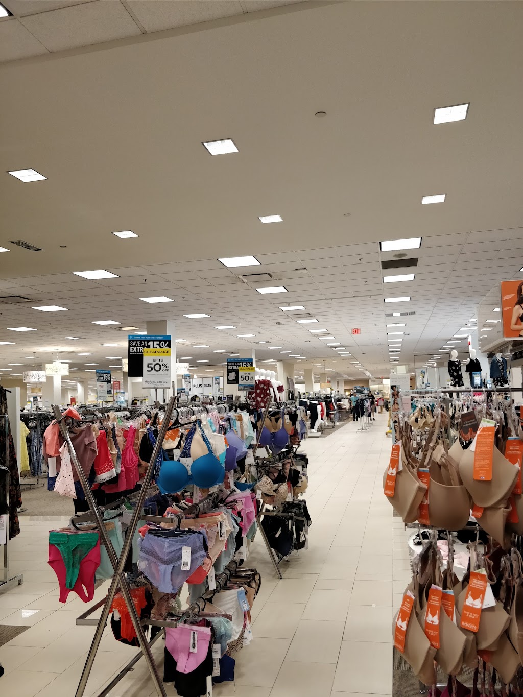Hudsons Bay | 550 King St N, Waterloo, ON N2L 5W6, Canada | Phone: (519) 884-6990