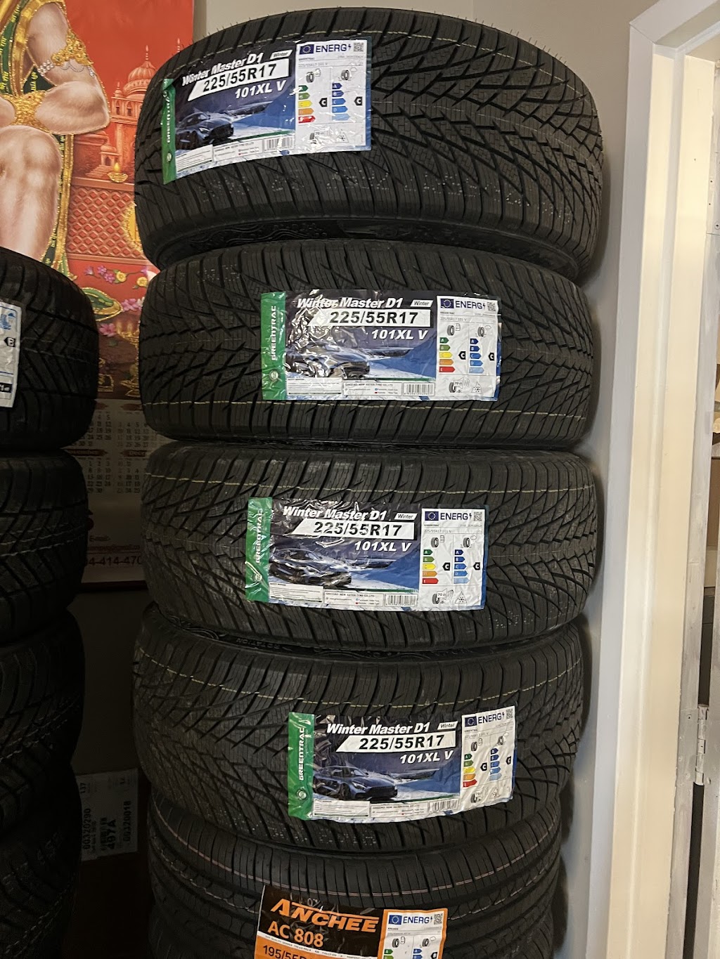 Sk Tires | 2061 Brookside Blvd, Winnipeg, MB R2R 2Y3, Canada | Phone: (204) 995-5023